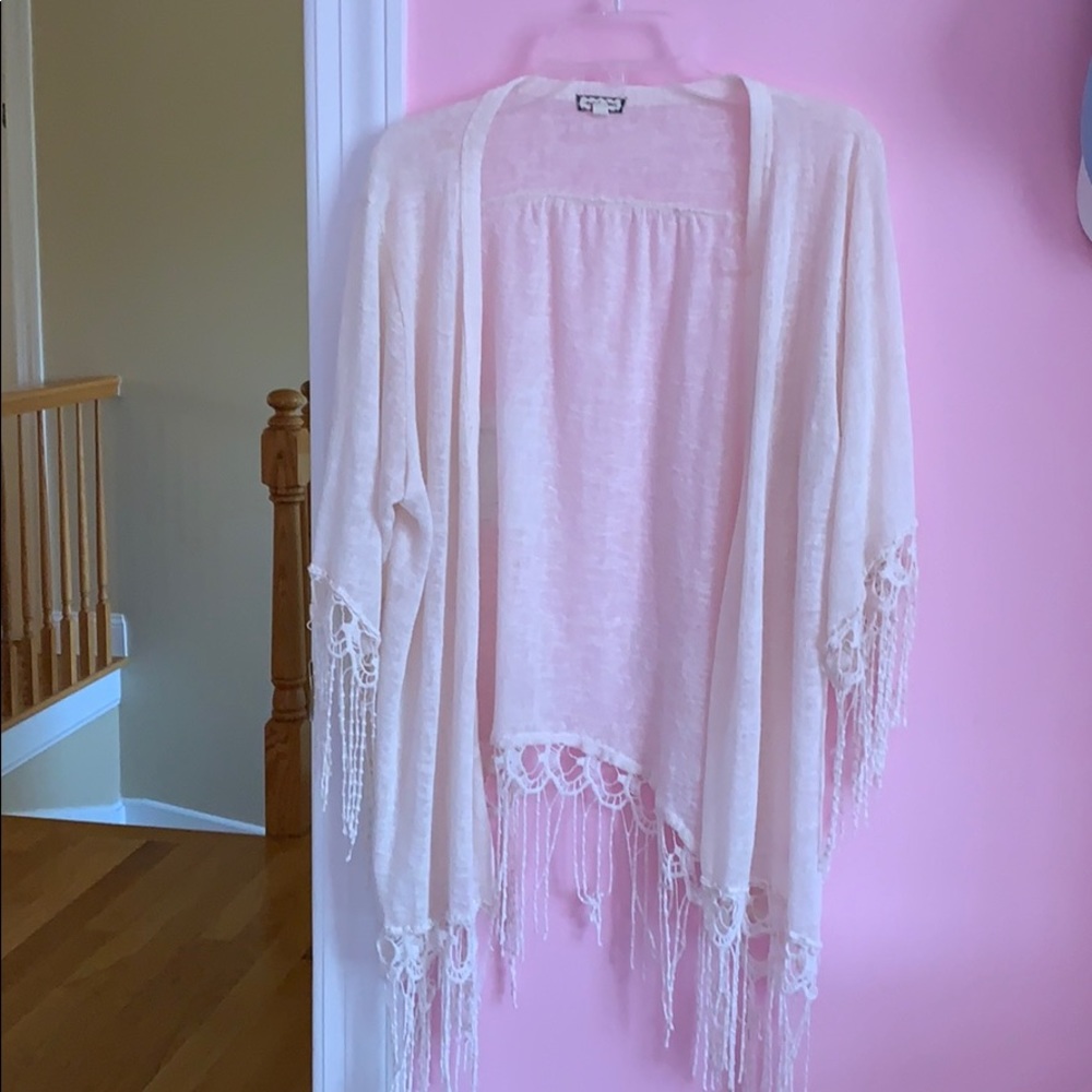 Light fringe sweater